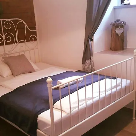 Eletteli Apartman Apartment *
