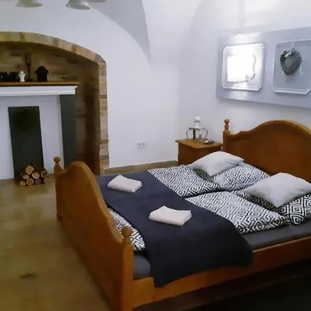 Eletteli Apartman Apartment